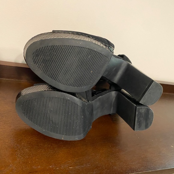 Limelight Lyanna Platform Sandal - Picture 4 of 5